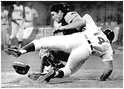 Pete Rose crashing into Ray Fosse